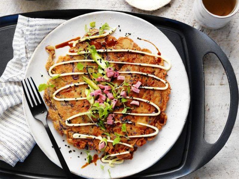 Ham Okonomiyaki (Japanese Pancake)